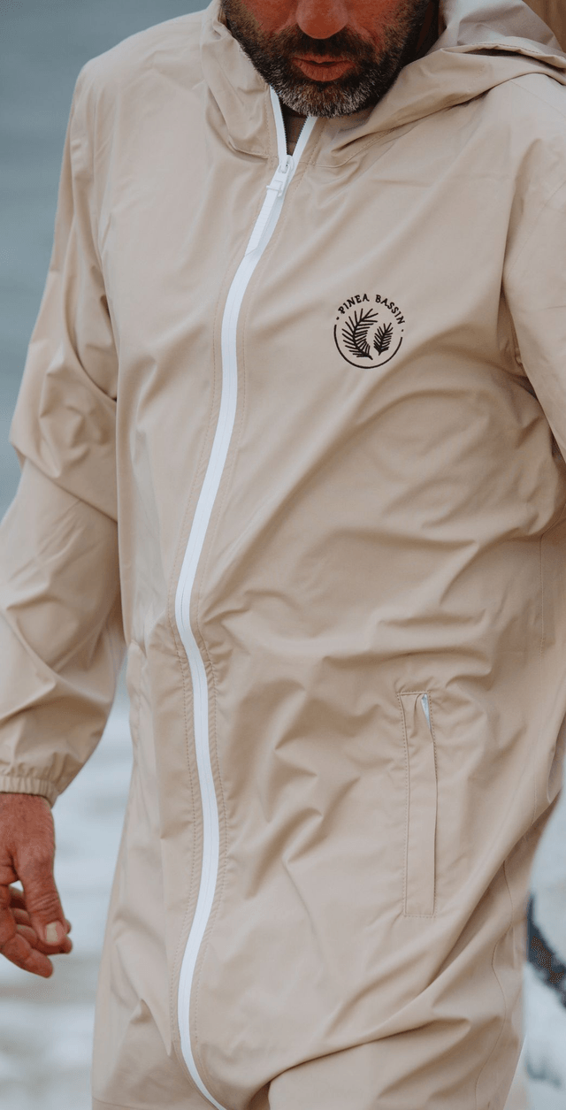VESTE IMPERMÉABLE BEIGE - BRODERIE NOIRE